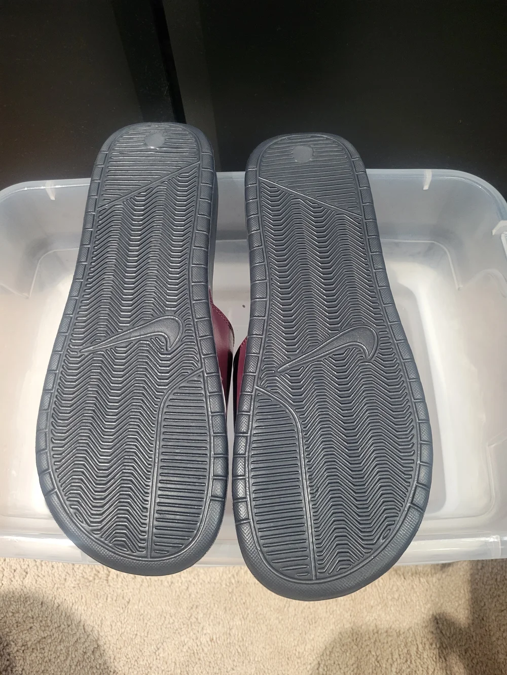 Men's Nike Benassi Jdi  Black Slide with Red Strap and Black Swoosh